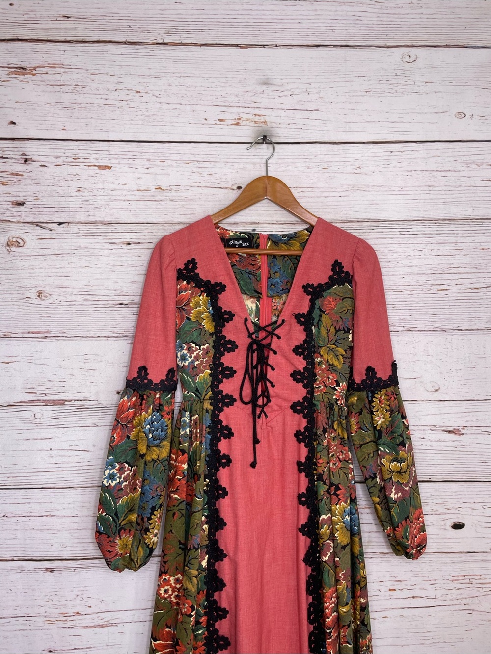 Gunne Sax vintage 1969 black label renaissance revival tapestry dress - Picture 3 of 15